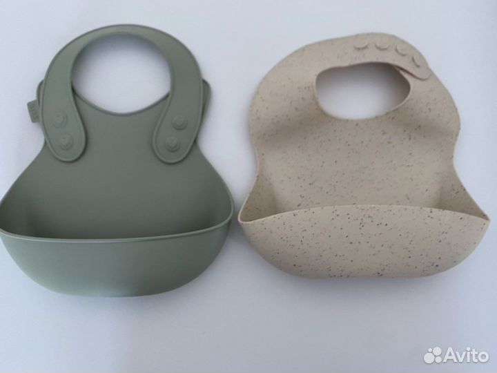 Нагрудники Bibs и Mushie