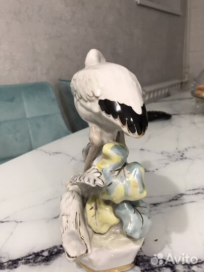 Фарфоровая статуэтка лфз цапля и лягушка