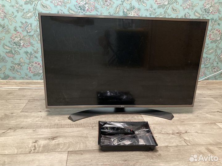 Телевизор LG 43UH676V