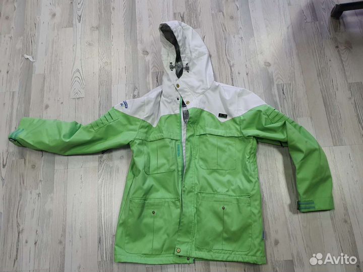 Сноубордическая куртка