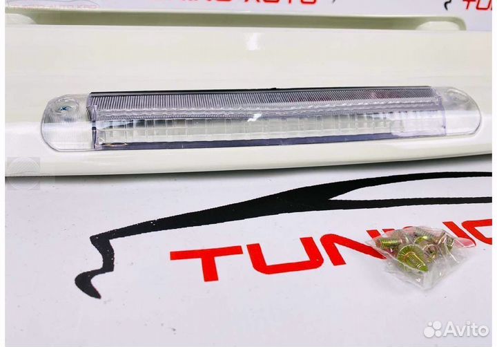 Спойлер на верх Toyota Land Cruiser 100