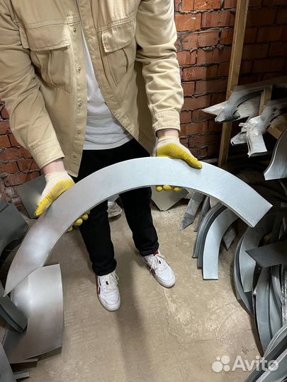 Внутренняя арка Mazda Bongo Friendee (2000–2004)