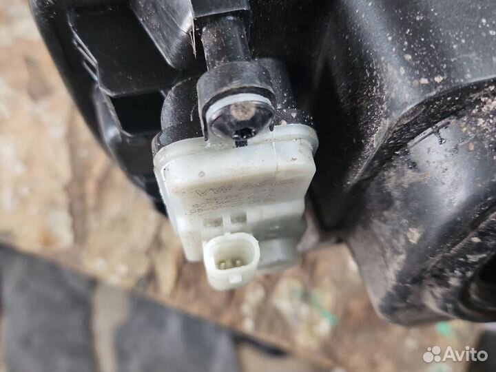 Активатор лючка бензобака Вольксваген Поло 6 лифтб