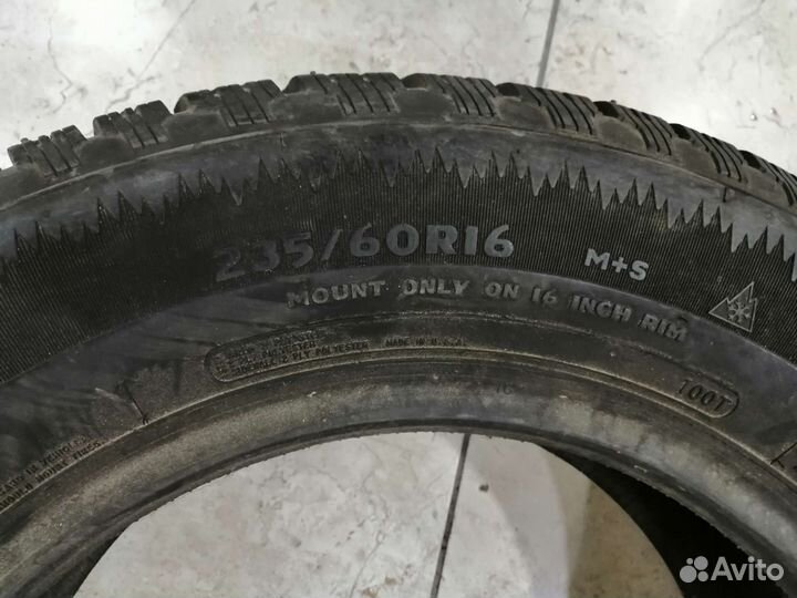 Cooper Weather-Master Ice 100 235/60 R16