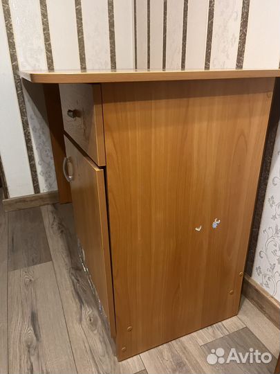 Письменный стол для школьника