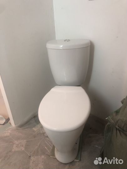 Унитаз с бачком новый