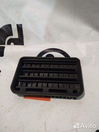 Решетка вентиляционная Bmw F10 3.0 2011