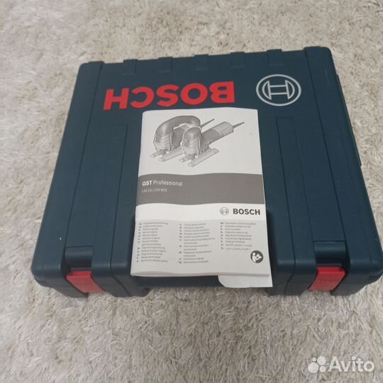 На запчасти электро лобзик bosch в кейсе