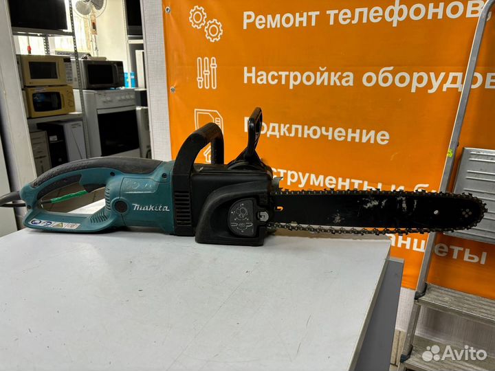 Электрическая цепная пила Makita UC3030A