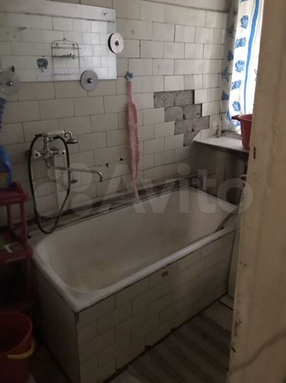 Комната 8 м² в 3-к., 4/4 эт.