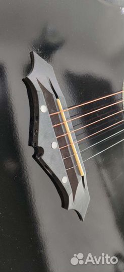 Гитара черная