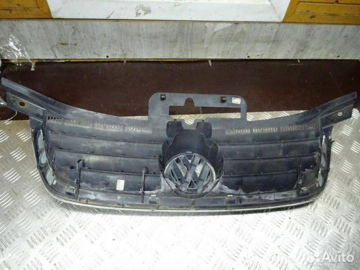 Решетка радиатора Volkswagen Touran 2005 1T0853651