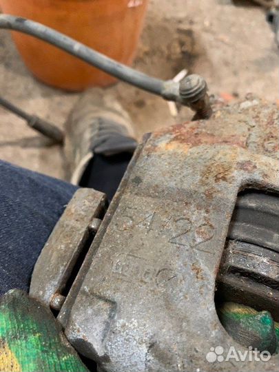 Суппорт тормозной передний правый Ford Fusion CBK