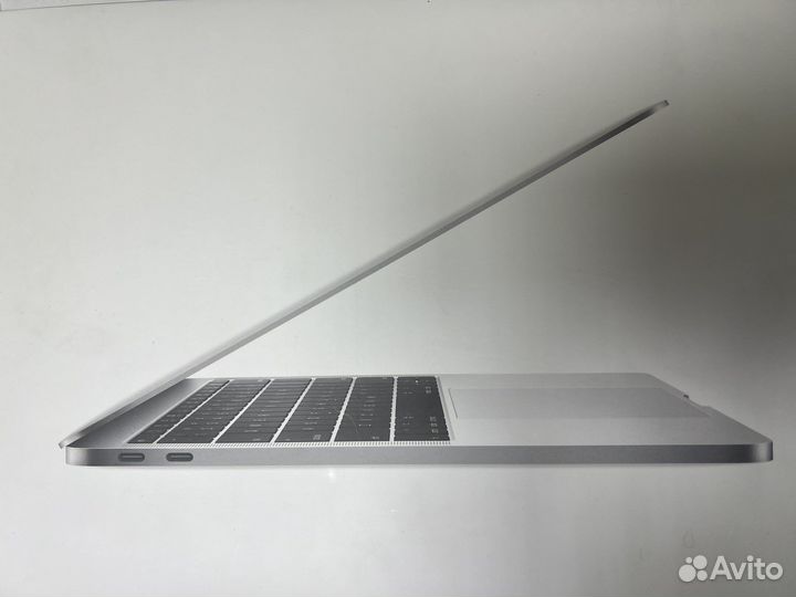 MacBook 2017 12-inch space gray /1.3 GHz/8gb/256