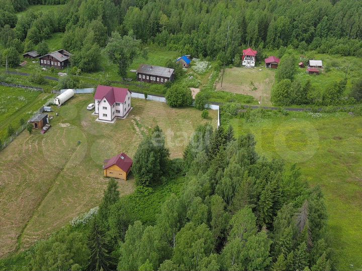 Коттедж 198 м² на участке 40 сот.