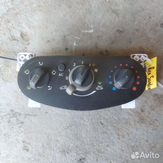 Блок управления отопителем Renault Sandero