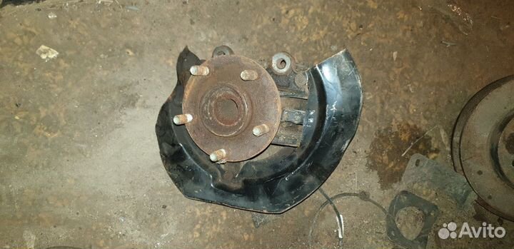 Кулак поворотный mazda 3 BL