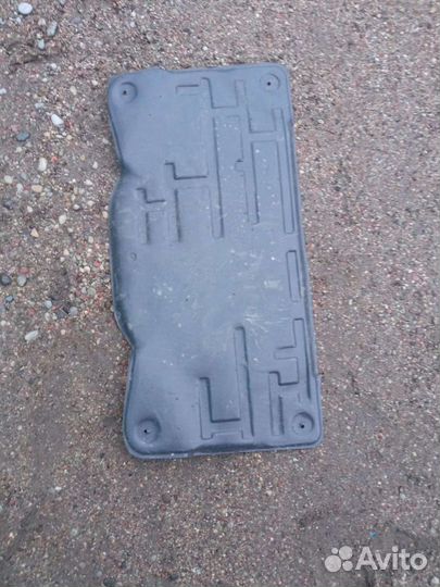 Mercedes Vito Vaneo пыльник защита двигателя