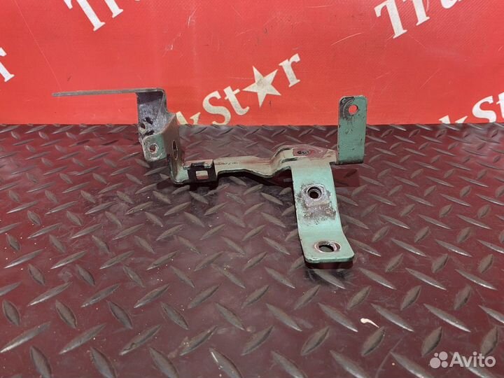 Кронштейн трубок компрессора Volvo FH