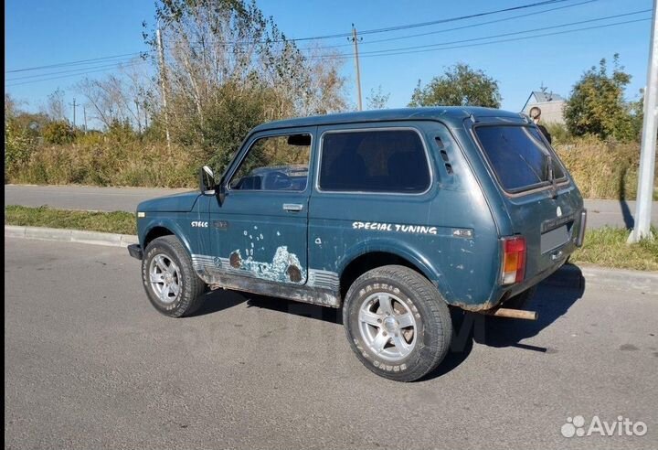 LADA 4x4 (Нива) 1.7 МТ, 2001, 100 000 км