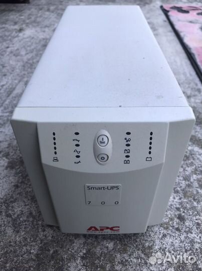 APS Smart-UPS 700 Источник бесперебойного питания