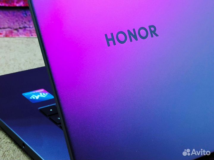 Премиальный ультрабук Honor MagicBook X15