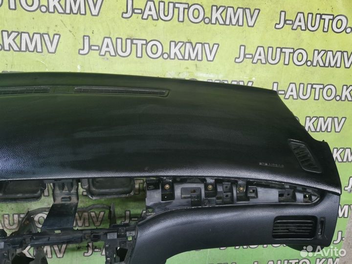 Передняя панель салона Mitsubishi Lancer
