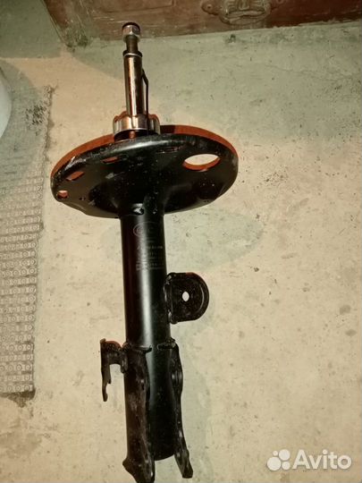 Rav-4 2006-2012г Амортизатор передний правый новый