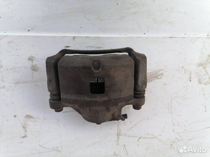 Суппорт тормозной передний правый Mitsubishi