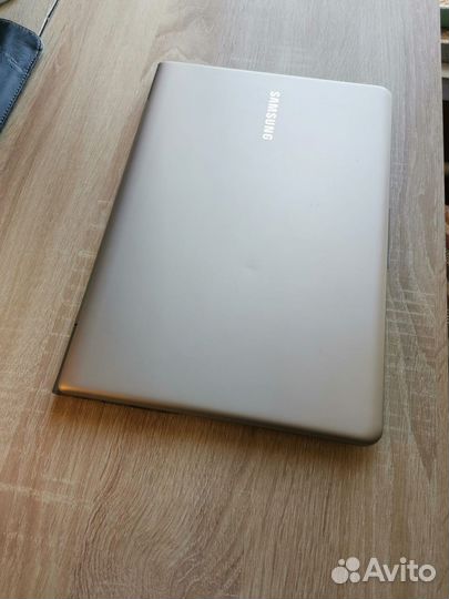 Samsung ультрабук i5, SSD, до 12Gb опер-км, легкий