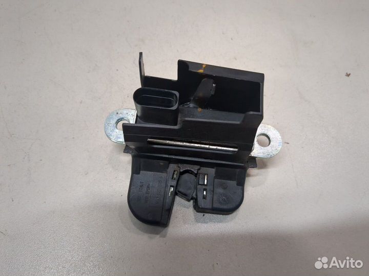 Замок багажника Volkswagen Golf 5, 2009