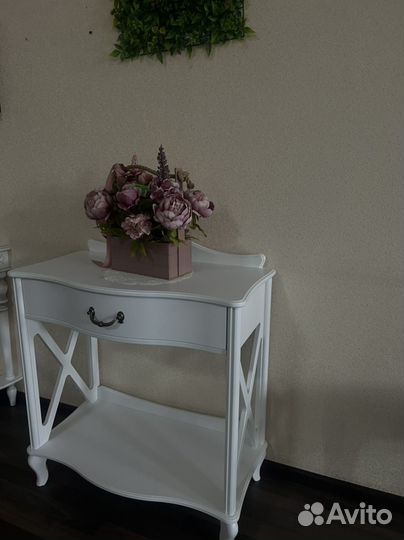 Консольные столики