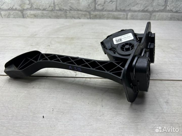 Педаль газа Ford Transit 8