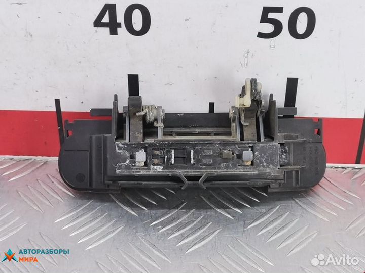 Ручка наружная передняя правая Audi A6 4B/C5 рест