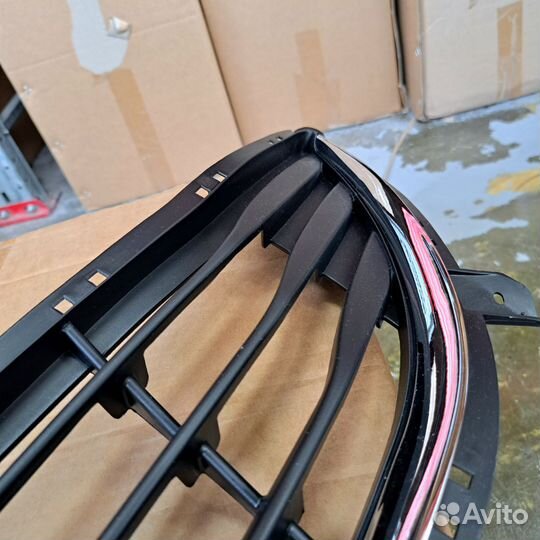 Решетка бампера Hyundai Elantra 11-14 с хромом