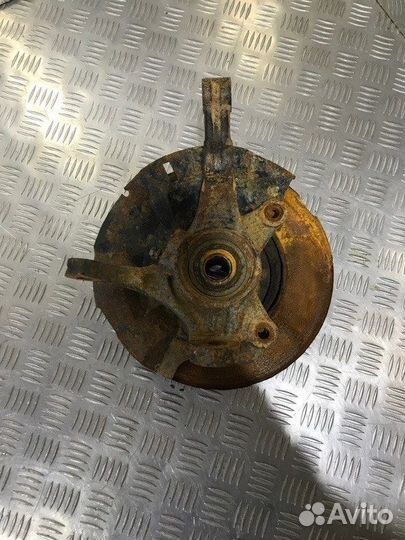 Поворотный кулак передний левый Hyundai Solaris