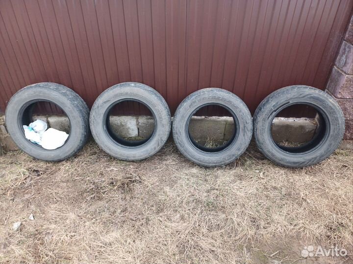 Dunlop Grandtrek AT3 215/65 R16 98H