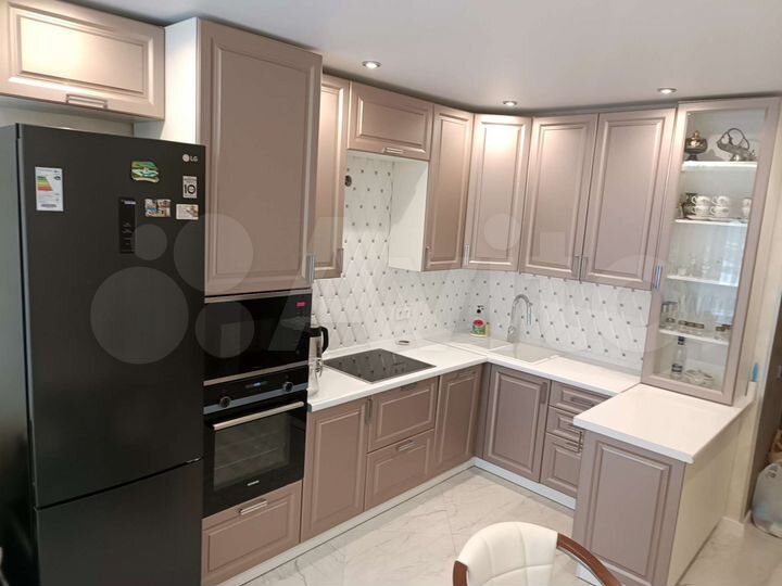 1-к. квартира, 42 м², 22/25 эт.