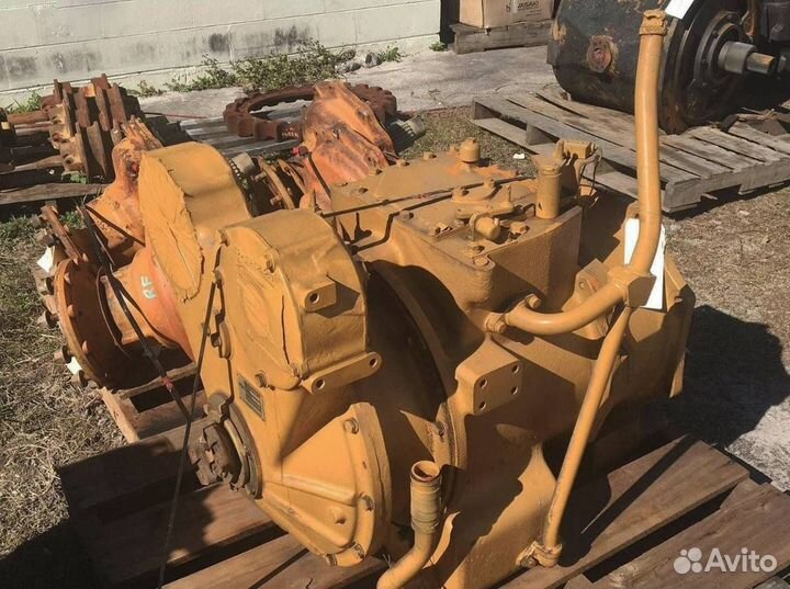 На разборке Коматсу Komatsu