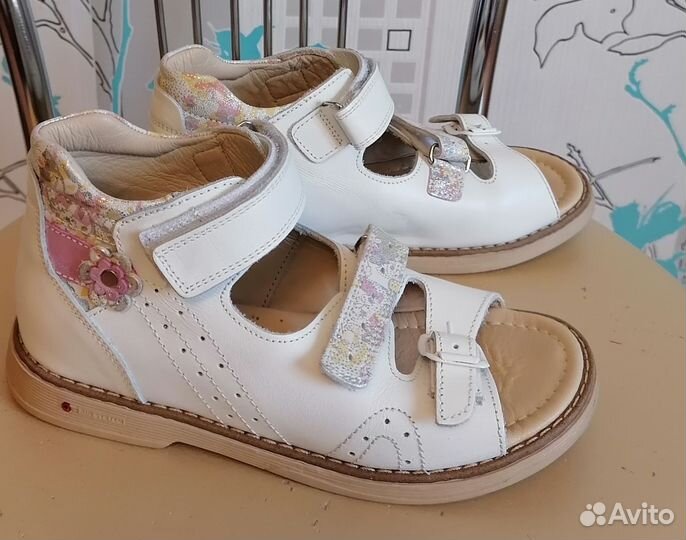 Сандалии для девочки
