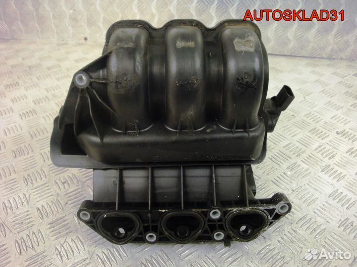 Впускной коллектор Skoda Fabia 03E129711C