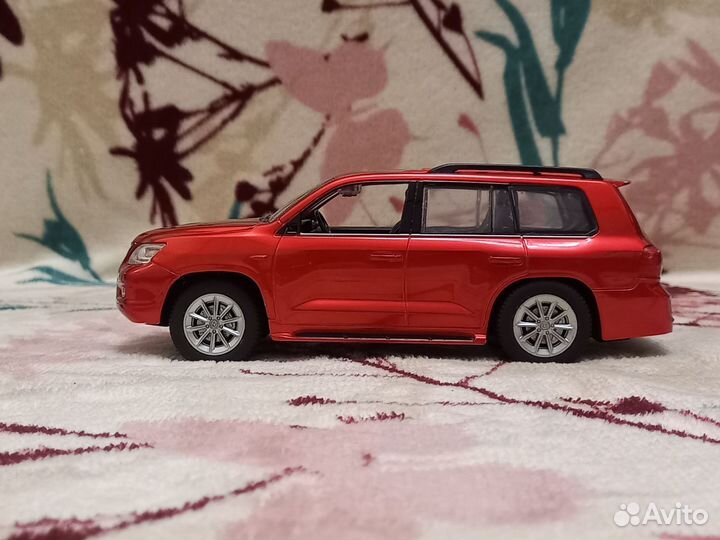 Машинка lexsus LX570