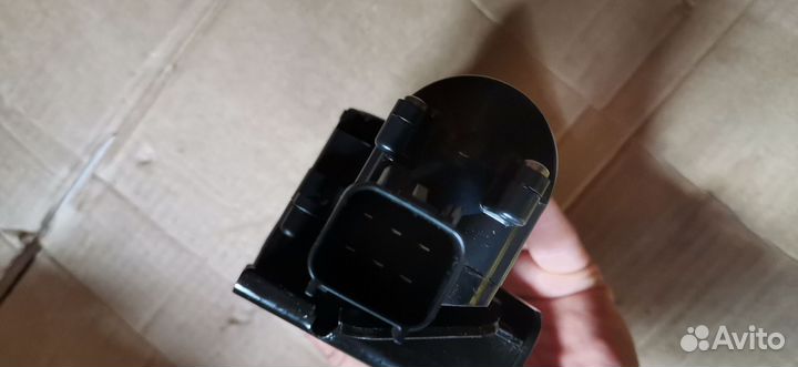 Замок багажника Cadillac Escalade III 2006-2014