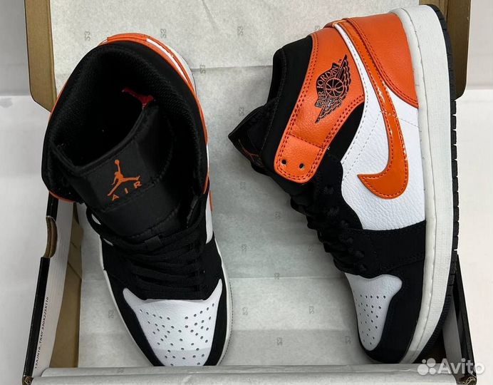 Кроссовки Nike Air Jordan 1 mid