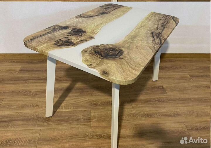 Компьютерный стол 'Glad Acceptance'