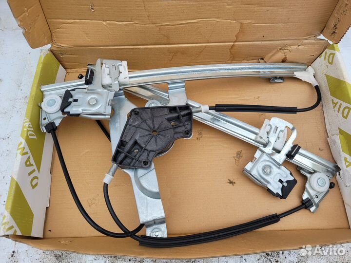 Стеклоподъемник передний правый Skoda Octavia Tour