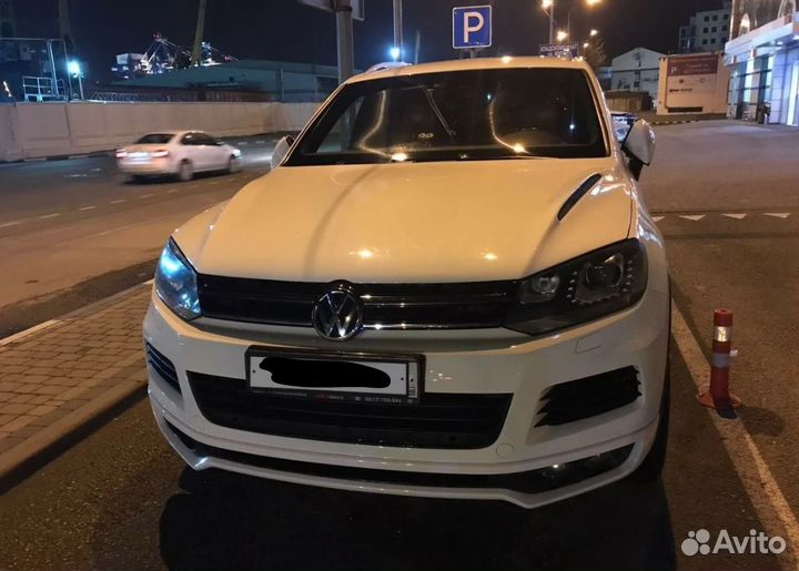 Капот T-ART Style на Volkswagen Touareg NF