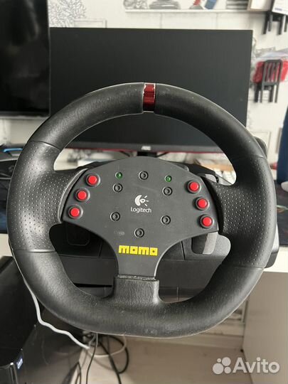 Игровой руль logitech momo racing