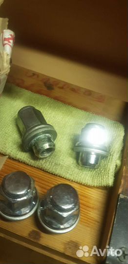 Автомобильные гайки для колёс 121.5