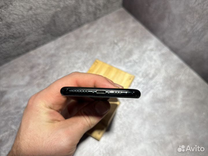 iPhone 11 Pro, 64 ГБ